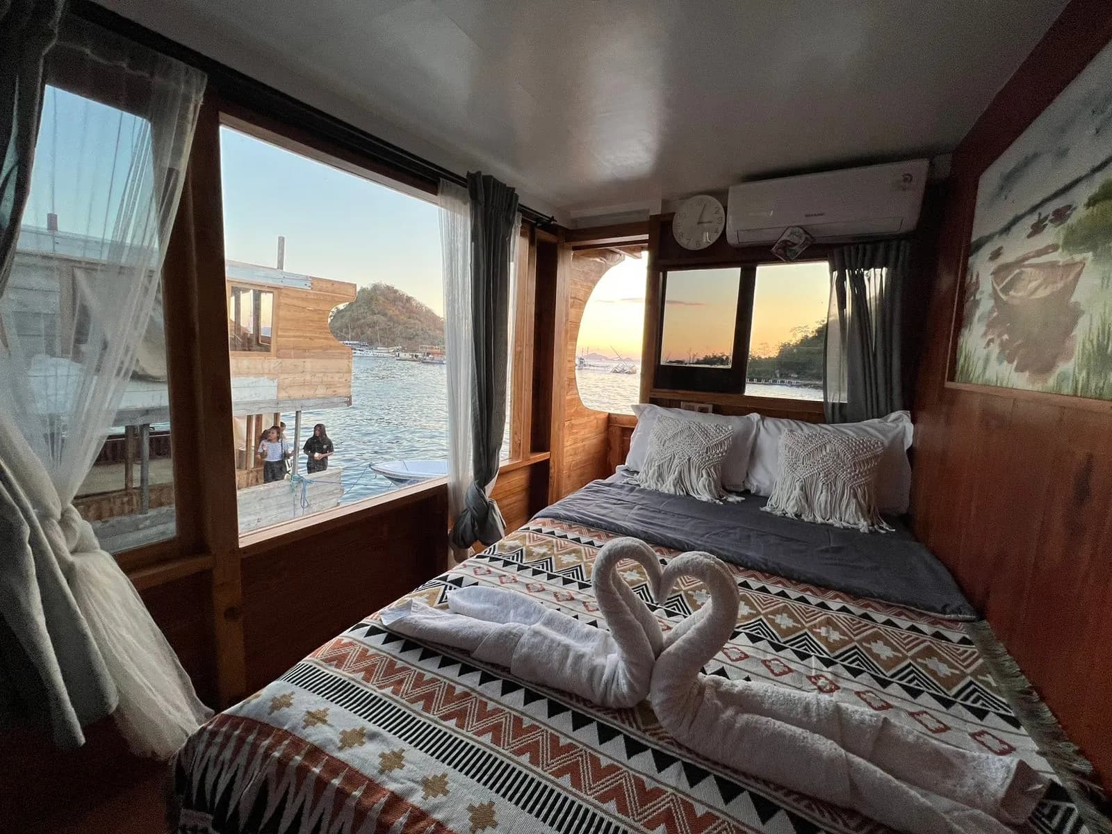 Semeru Cabin - Komodo Labuan Bajo Phinisi Boat Cabin