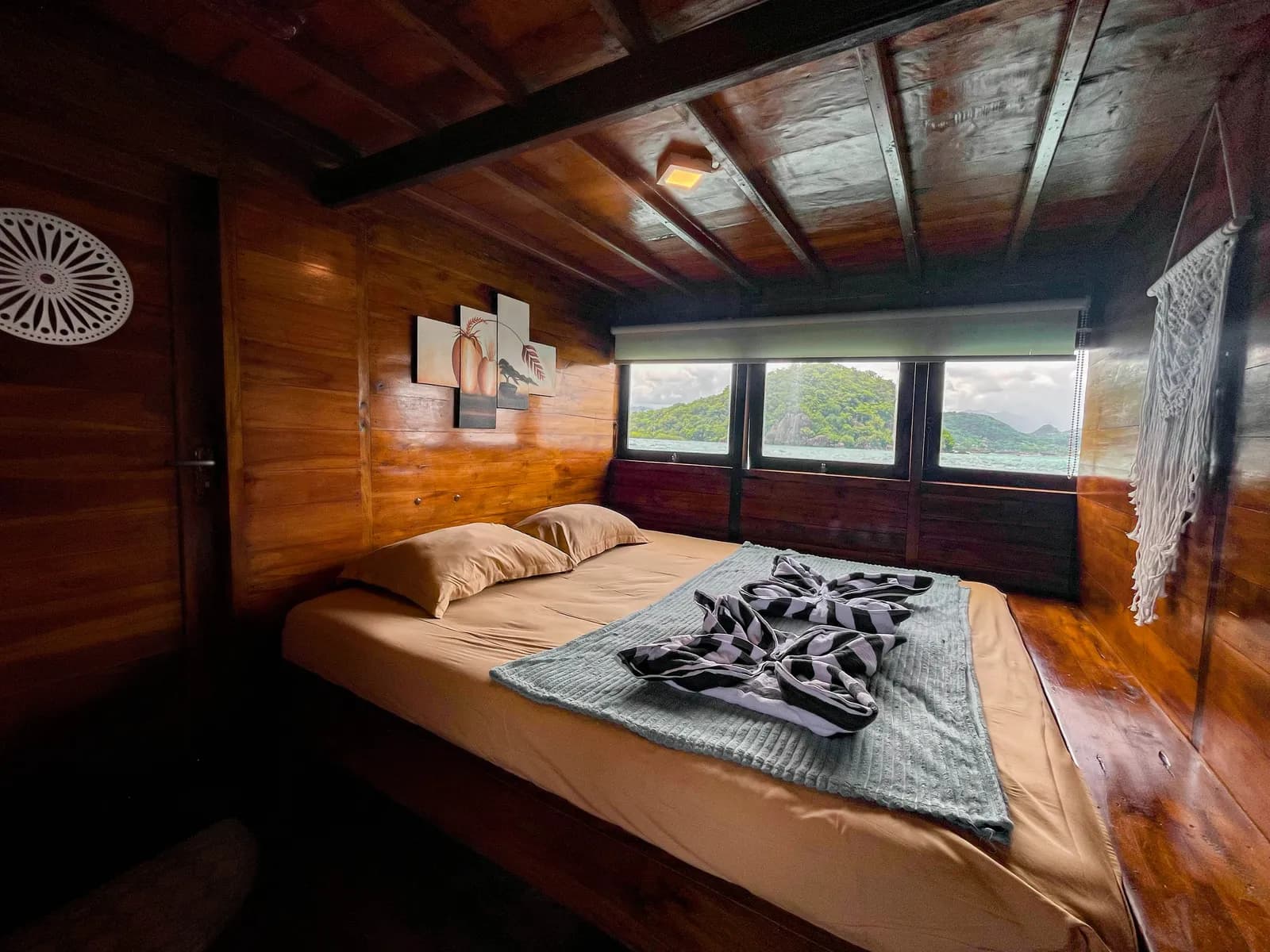 Private Cabin 1 - Komodo Labuan Bajo Phinisi Boat Cabin