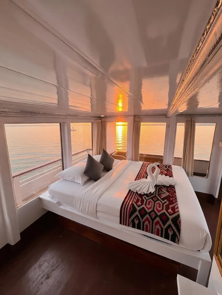 Madiun Cabin - Komodo Labuan Bajo Phinisi Boat Cabin