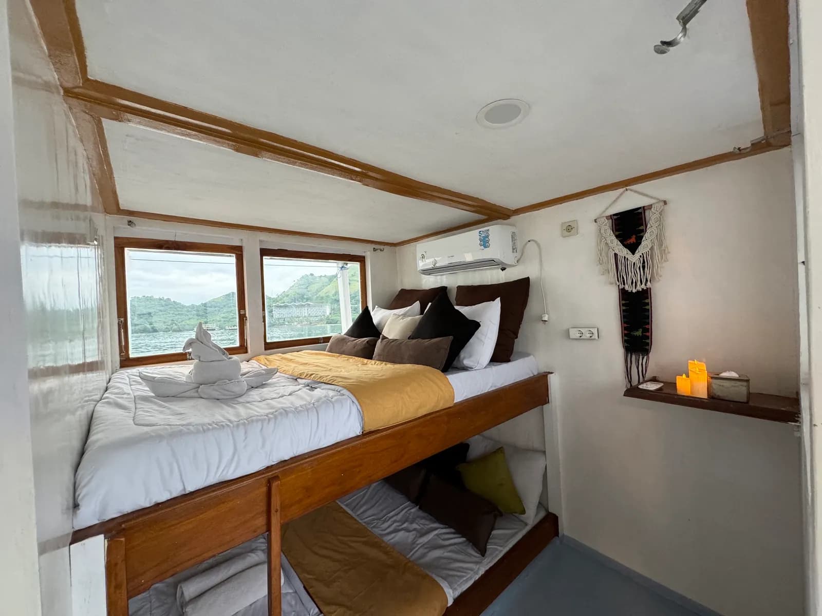 Shared Cabin - Komodo Labuan Bajo Phinisi Boat Cabin