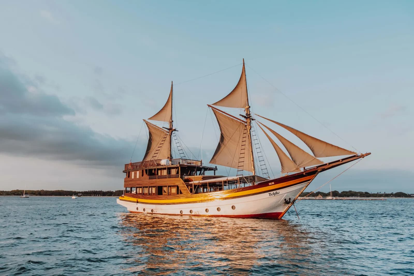Private Charter – Behike Luxury - Komodo Labuan Bajo Phinisi Boat Tour Package