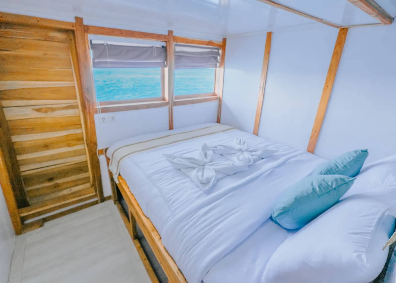 Private Cabin - Komodo Labuan Bajo Phinisi Boat Cabin