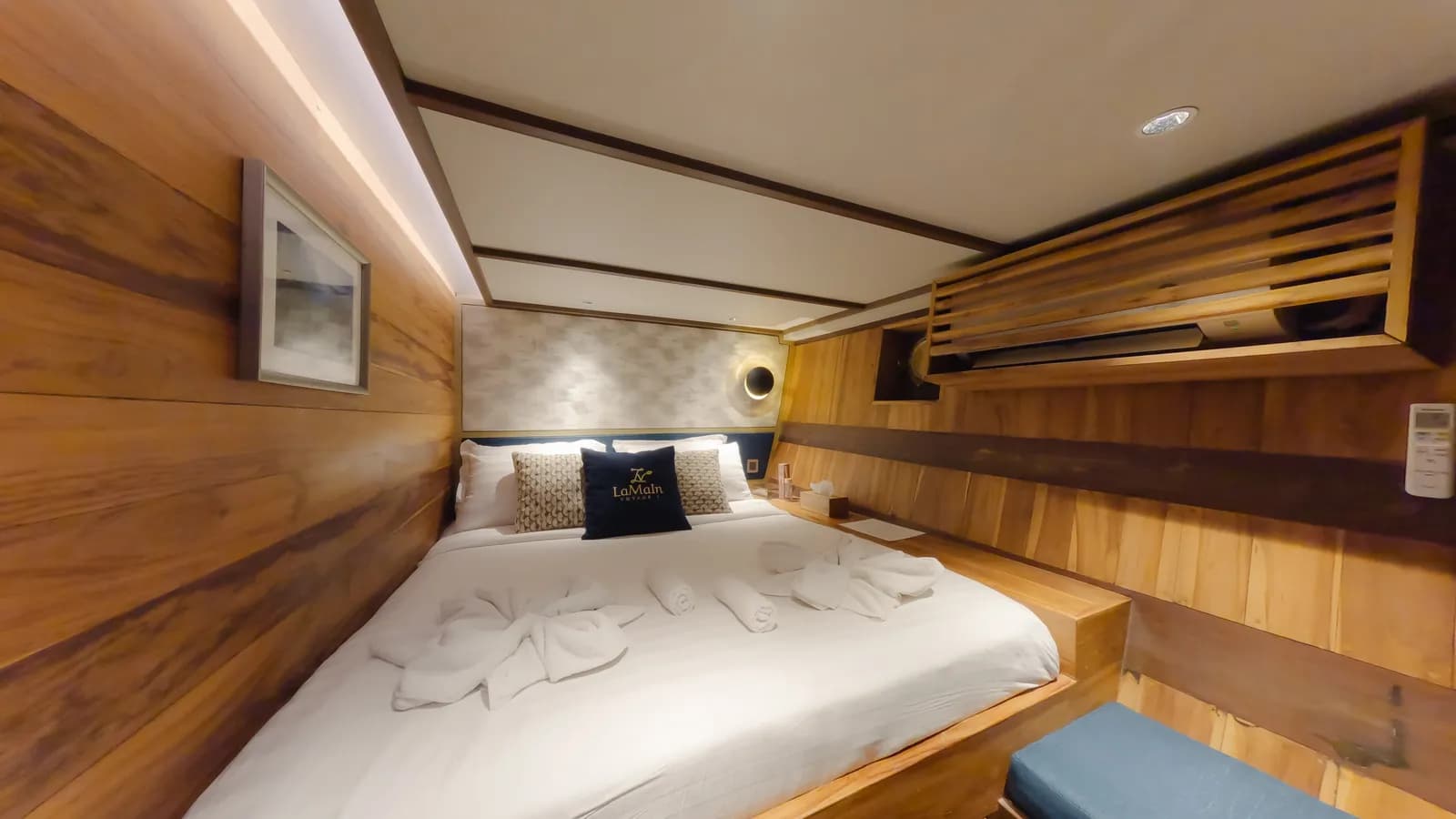 Venice Cabin - Komodo Labuan Bajo Phinisi Boat Cabin