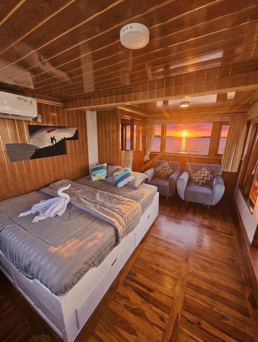 Java Cabin - Komodo Labuan Bajo Phinisi Boat Cabin