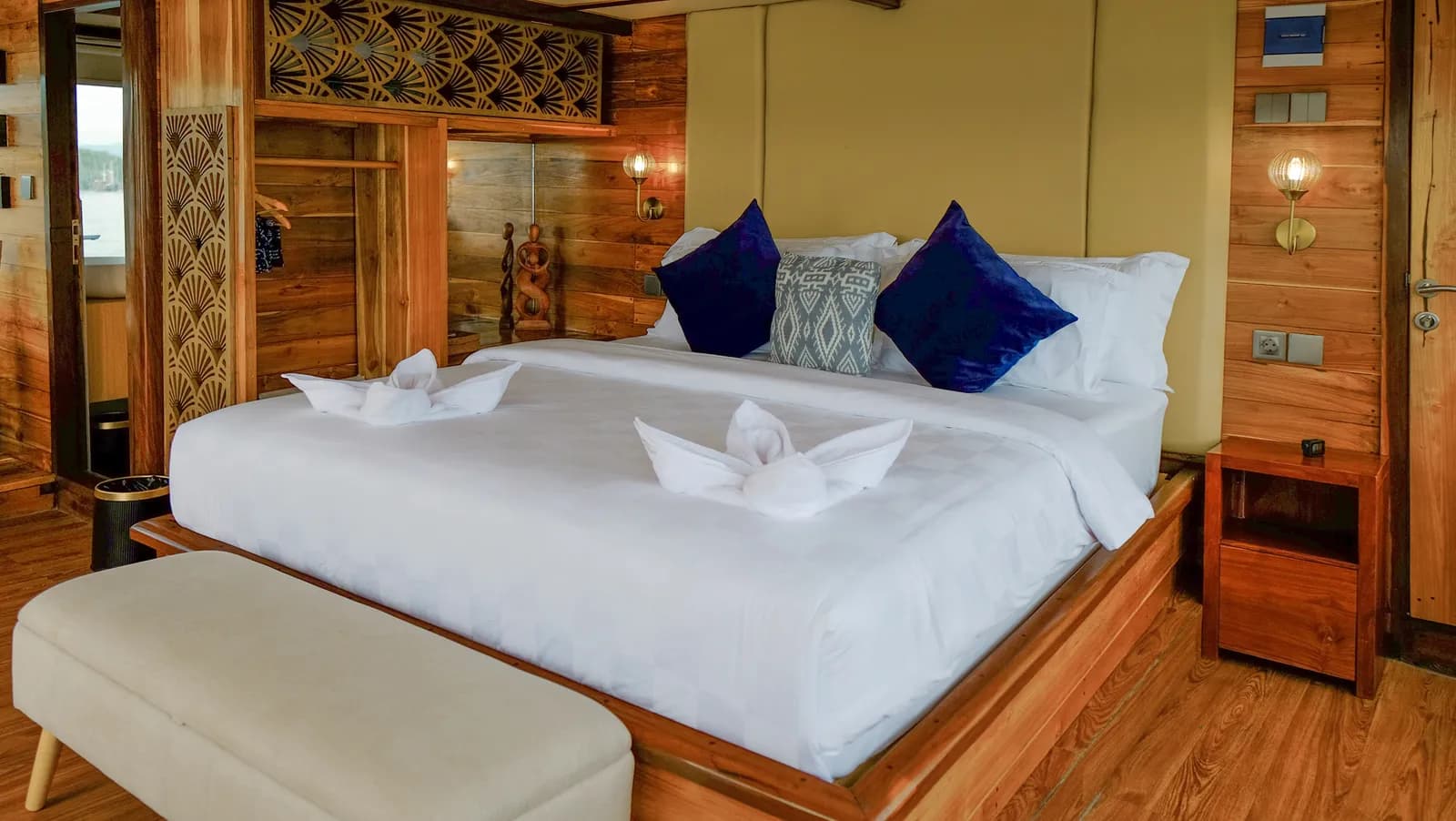 Malacca Cabin 2 - Komodo Labuan Bajo Phinisi Boat Cabin