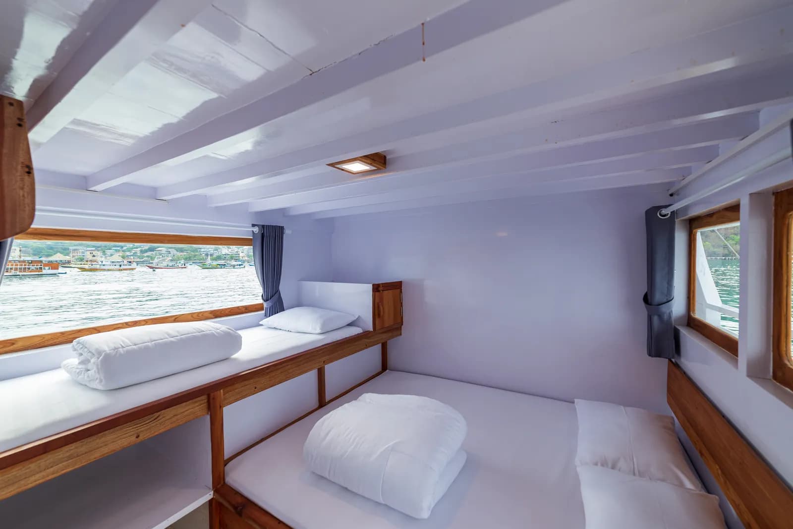 Triple Cabin - Komodo Labuan Bajo Phinisi Boat Cabin