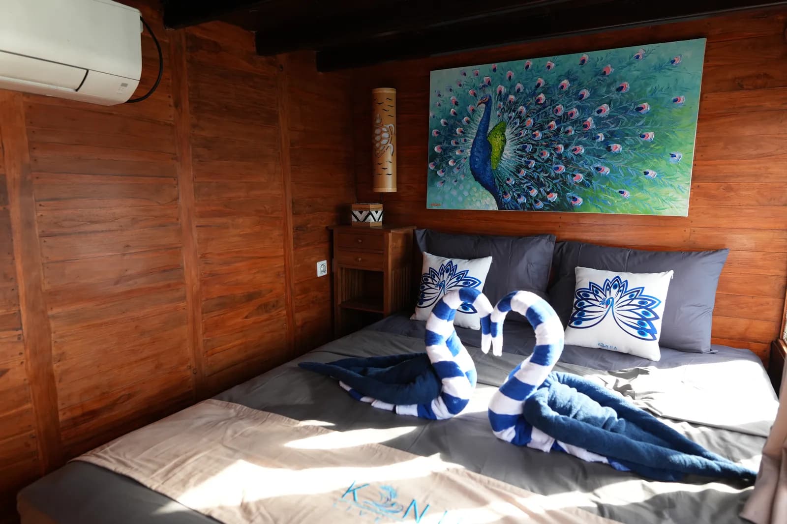 Deluxe Cabin - Komodo Labuan Bajo Phinisi Boat Cabin