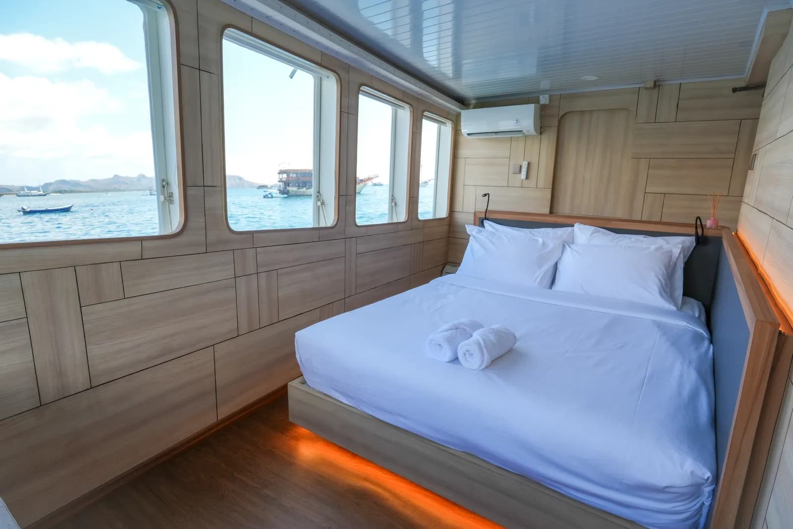 Waerebo Cabin - Komodo Labuan Bajo Phinisi Boat Cabin