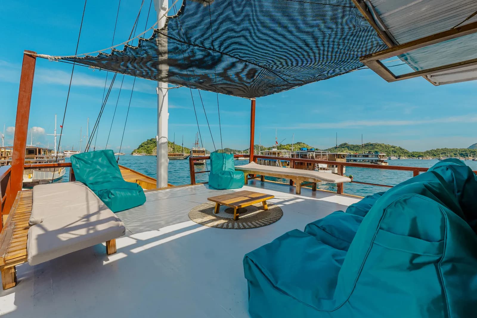 Private Charter – Amore - Private Charter – Amore - Full Day Tour Komodo