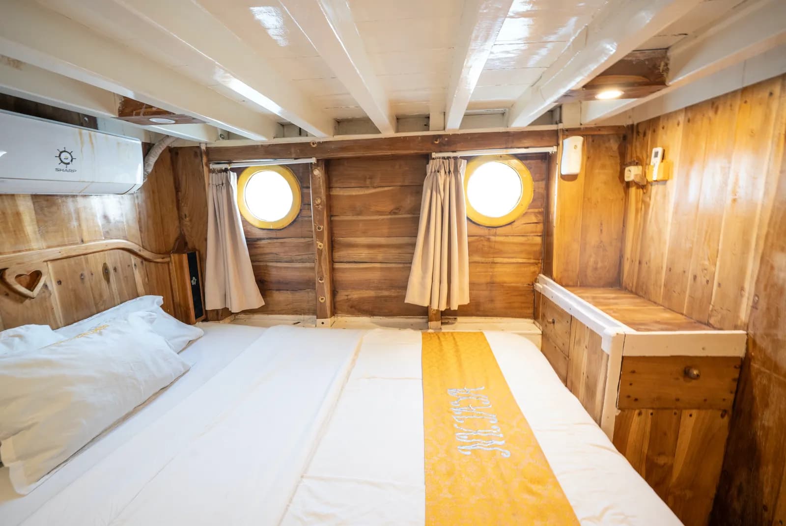 Superior Cabin 1 - Komodo Labuan Bajo Phinisi Boat Cabin