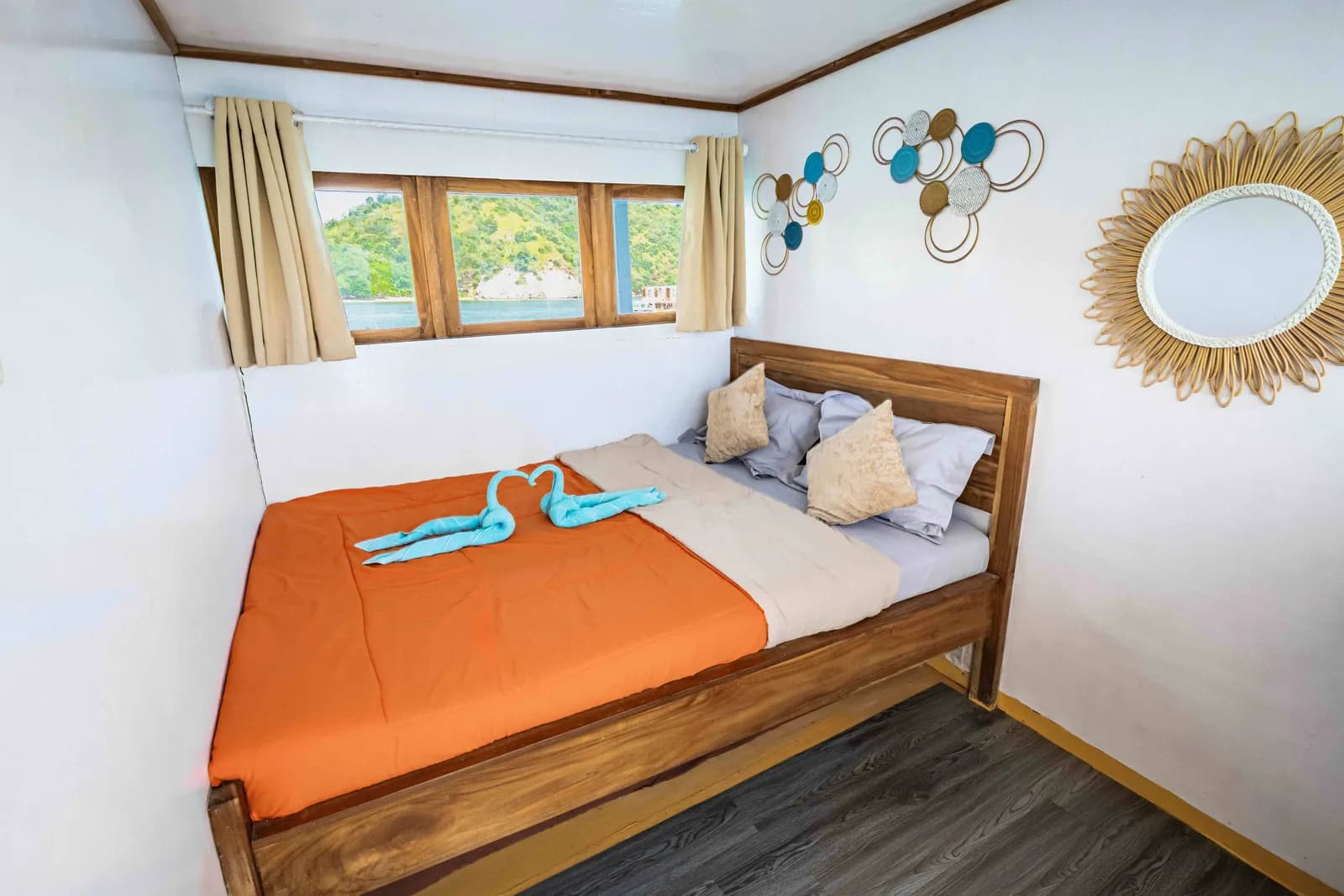 Private Cabin - Komodo Labuan Bajo Phinisi Boat Cabin