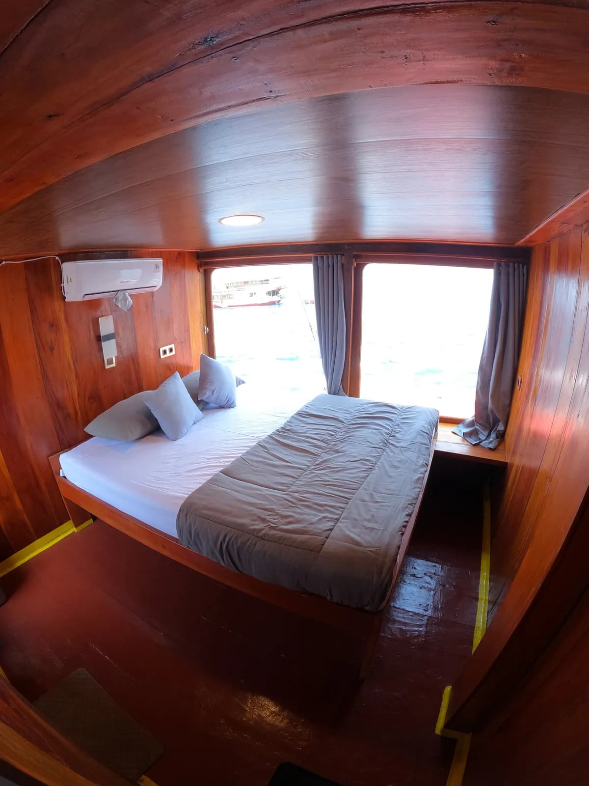Private Cabin 2 - Komodo Labuan Bajo Phinisi Boat Cabin