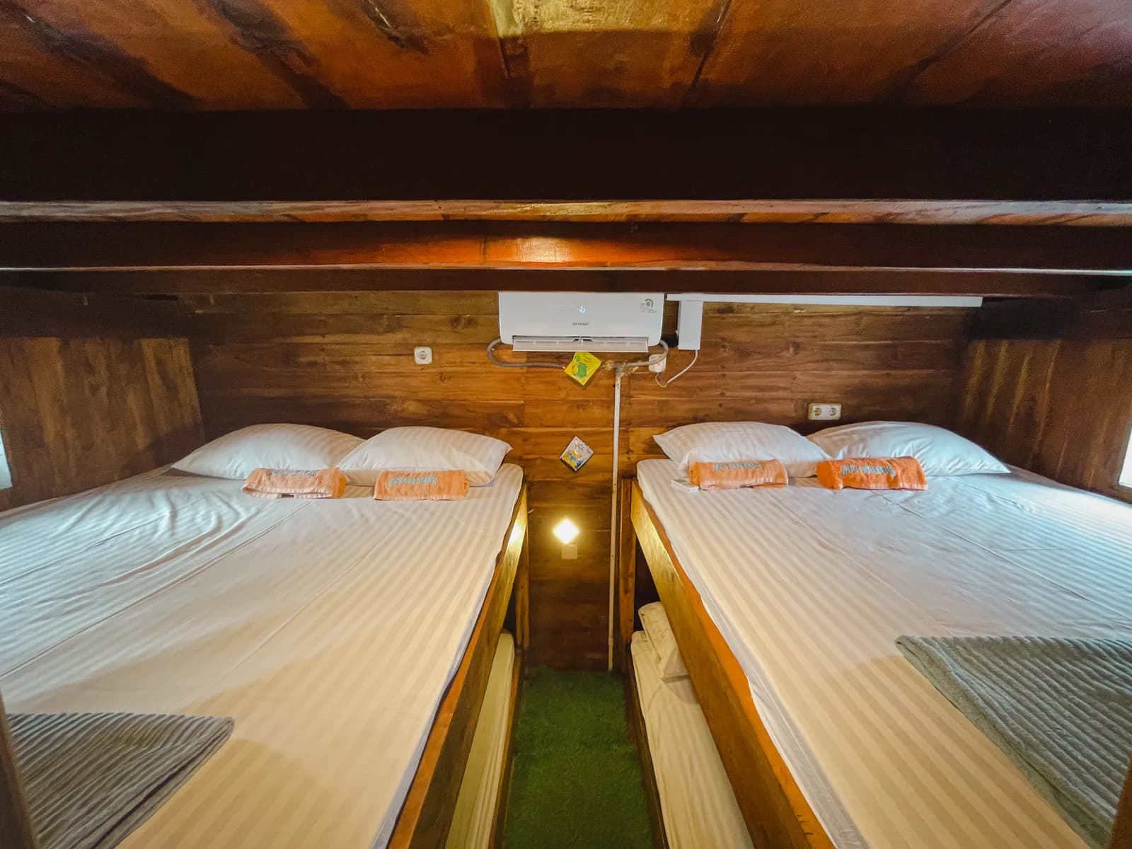 Sharing Cabin - Komodo Labuan Bajo Phinisi Boat Cabin