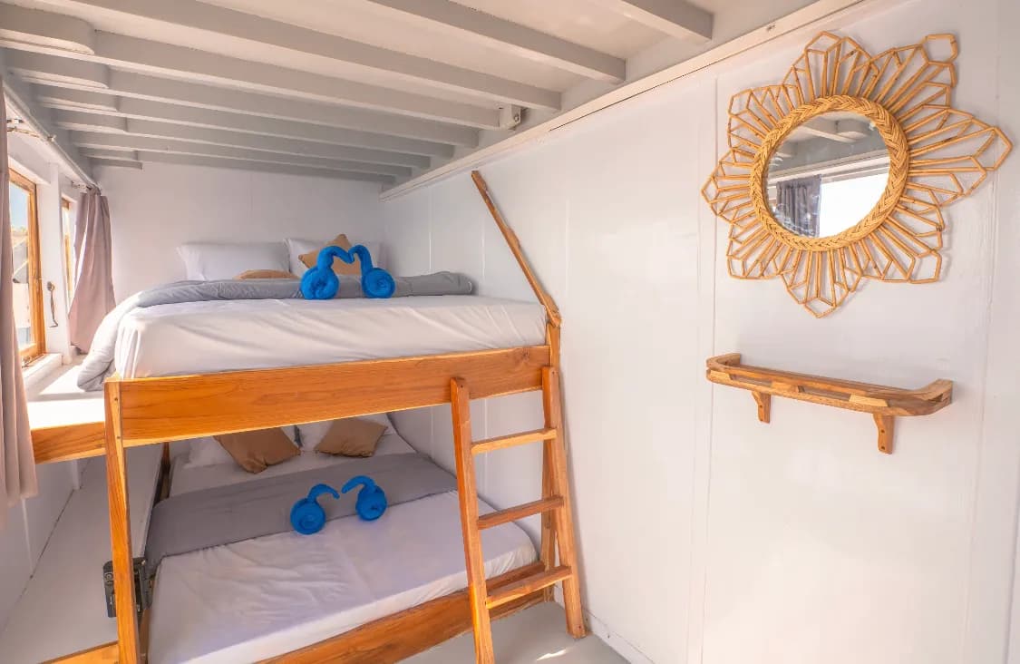 Sharing Cabin - Komodo Labuan Bajo Phinisi Boat Cabin