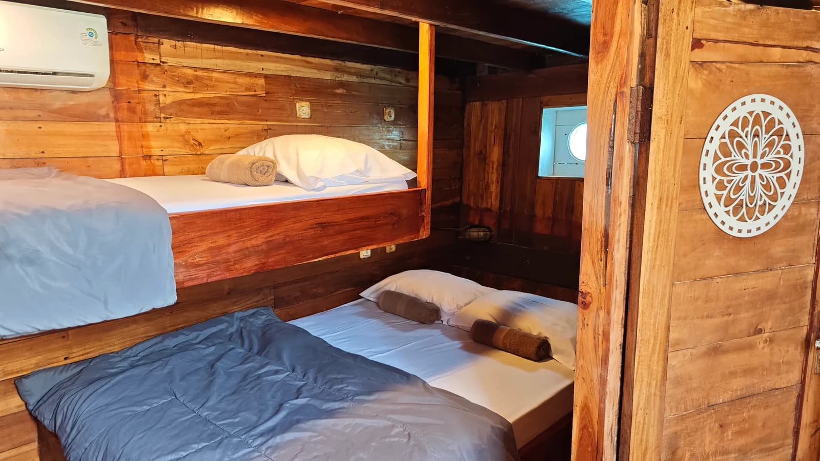 Private Cabin 3 - Komodo Labuan Bajo Phinisi Boat Cabin