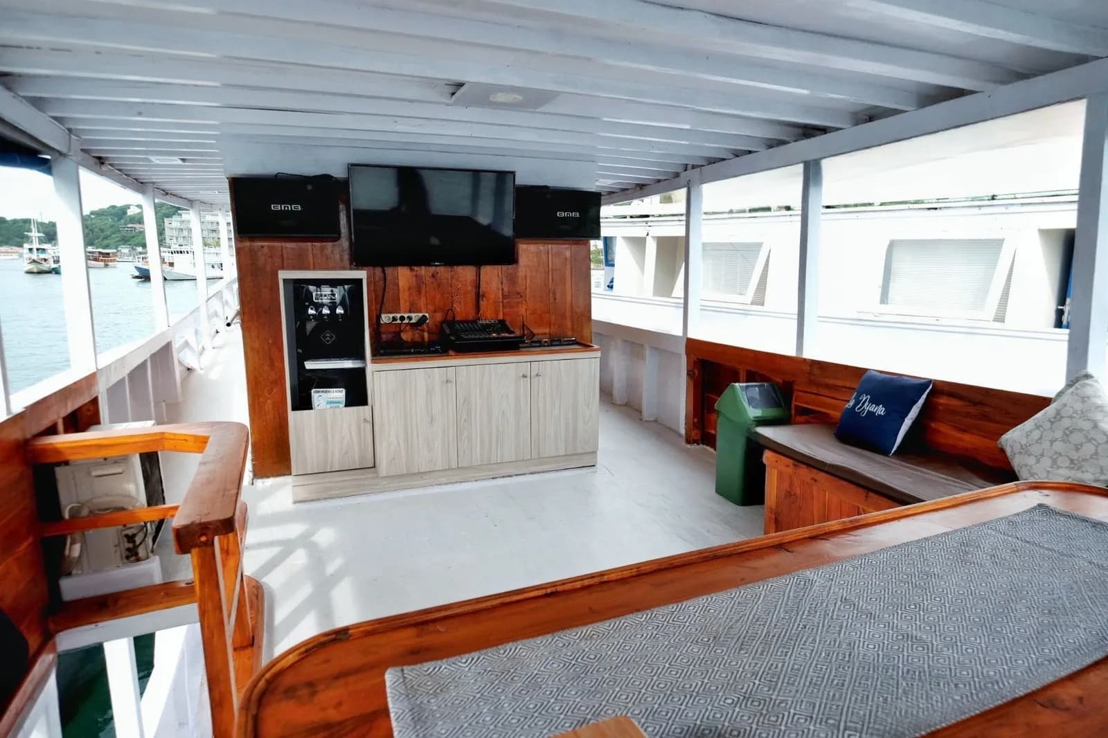 Private Charter – La Dyana - Private Charter – La Dyana - Full Day Tour Komodo
