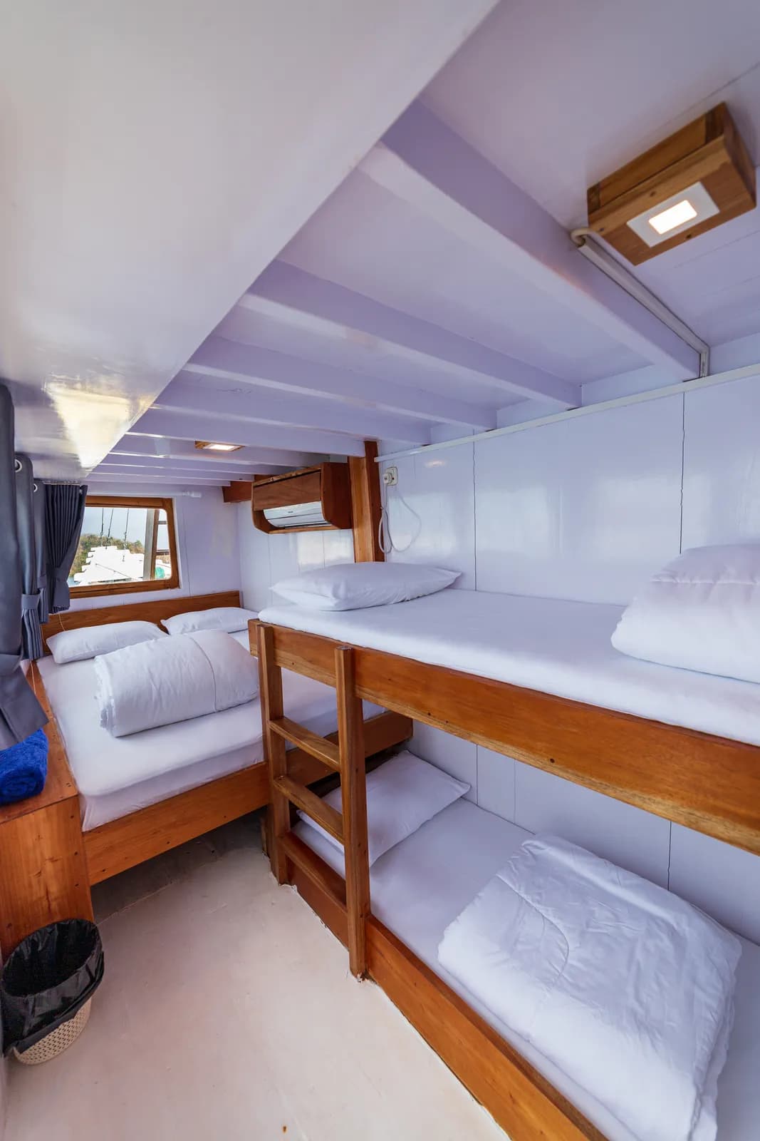Shared Cabin - Komodo Labuan Bajo Phinisi Boat Cabin