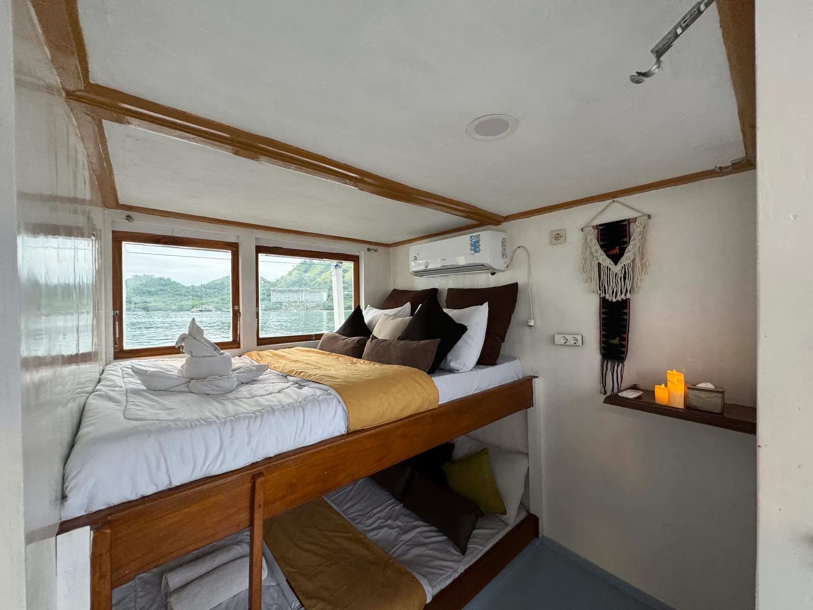 Shared Cabin - Komodo Labuan Bajo Phinisi Boat Cabin