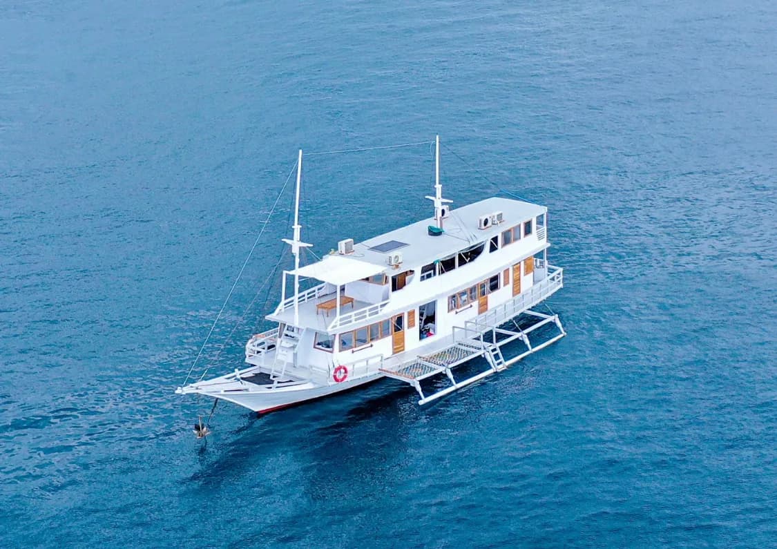 Private Charter – New IJC - Komodo Labuan Bajo Phinisi Boat Tour Package