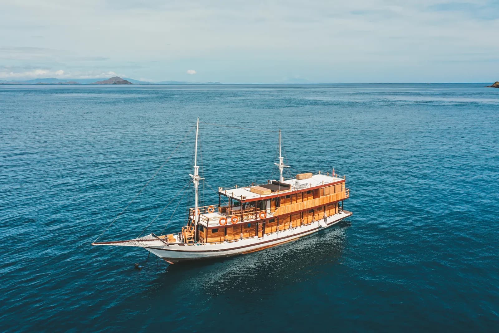 Private Charter – Papiton Duwa - Komodo Labuan Bajo Phinisi Boat Tour Package