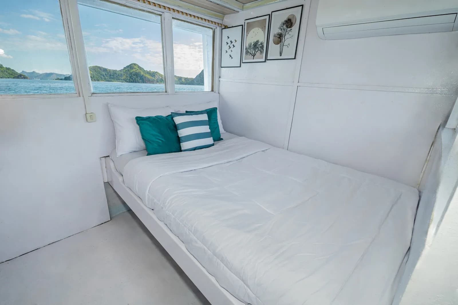 Private Cabin 2 - Komodo Labuan Bajo Phinisi Boat Cabin