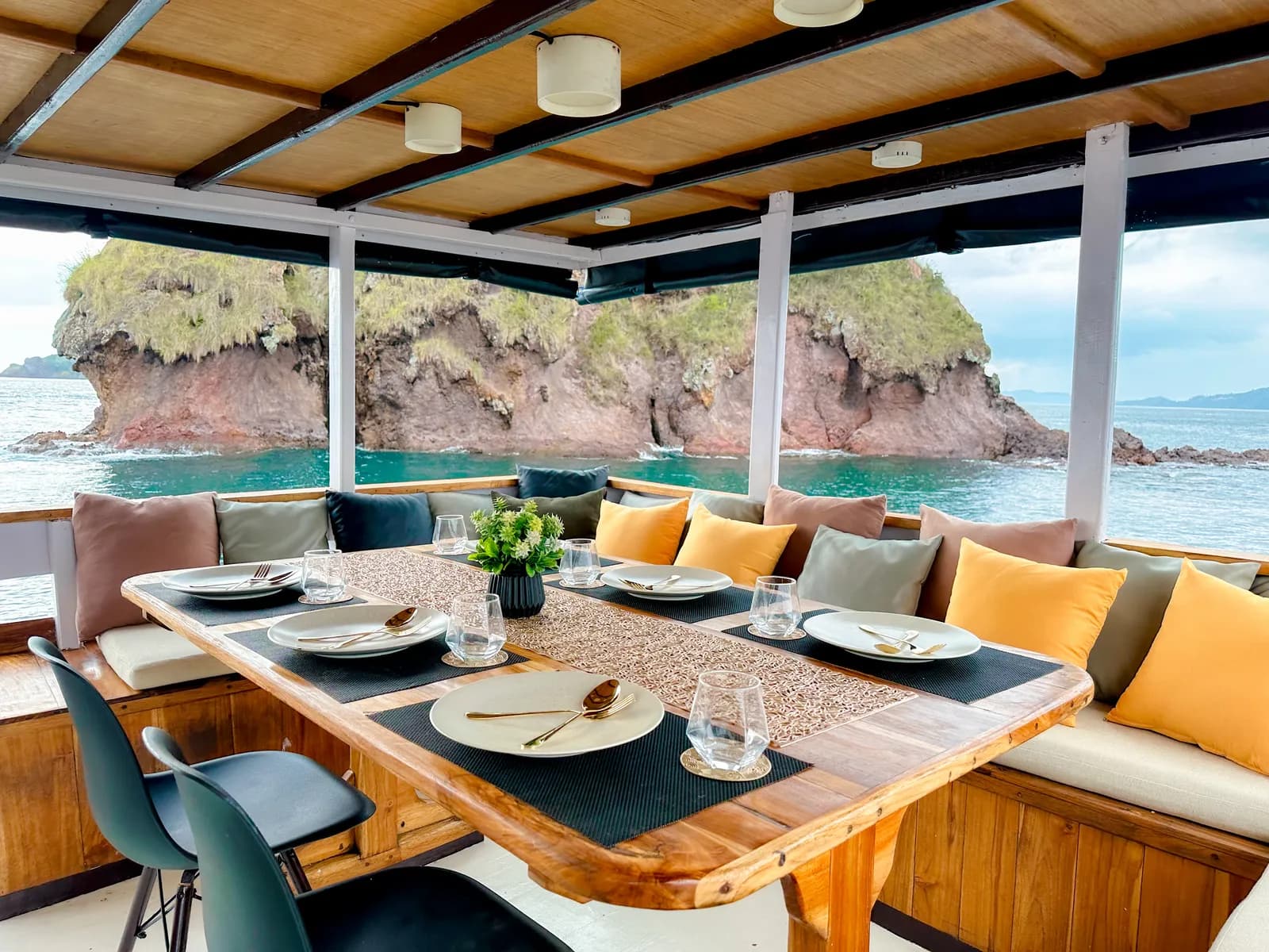 Komodo Tour 3D2N - Santemako Phinisi - Komodo Tour 3D2N - Santemako Phinisi - Full Day Tour Komodo