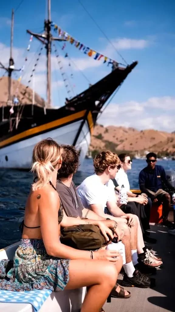 Private Charter – Behike Luxury - Private Charter – Behike Luxury - Full Day Tour Komodo