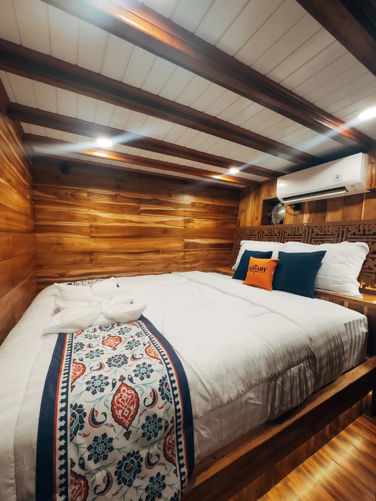 Gowa Cabin - Komodo Labuan Bajo Phinisi Boat Cabin