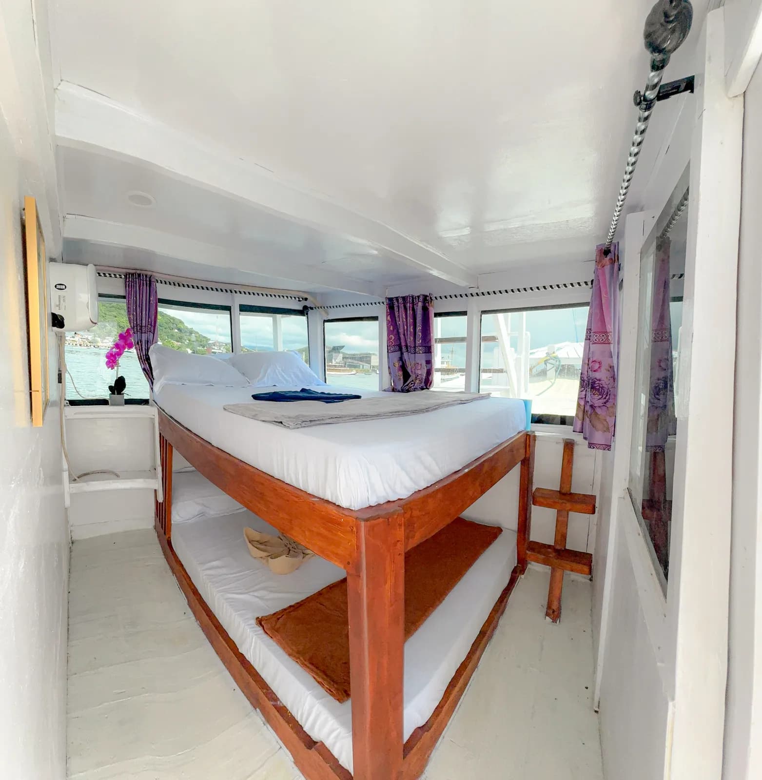 Shared Cabin 2 - Komodo Labuan Bajo Phinisi Boat Cabin