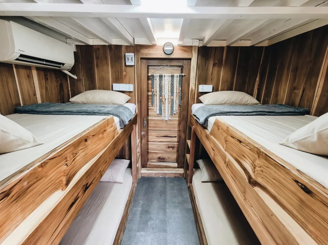 Share Cabin - Komodo Labuan Bajo Phinisi Boat Cabin