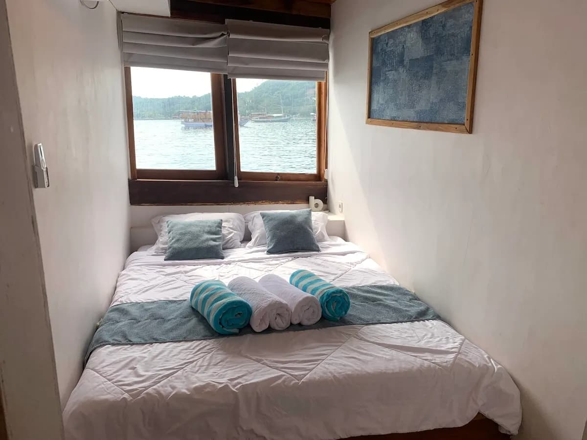 Patuha - Komodo Labuan Bajo Phinisi Boat Cabin