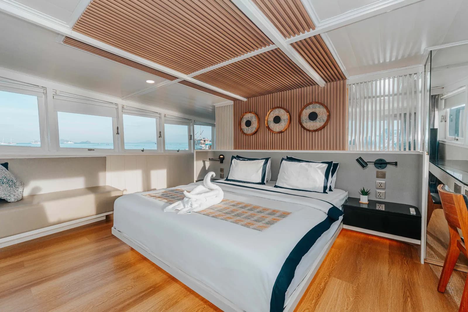 Mentawai Cabin - Komodo Labuan Bajo Phinisi Boat Cabin