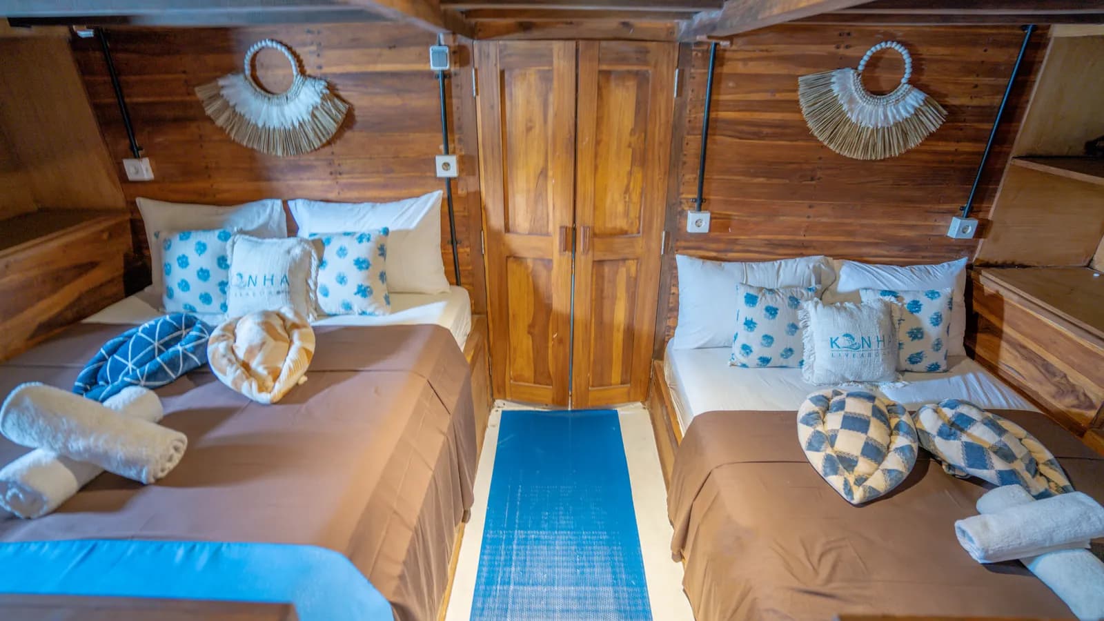 Shared Cabin - Komodo Labuan Bajo Phinisi Boat Cabin
