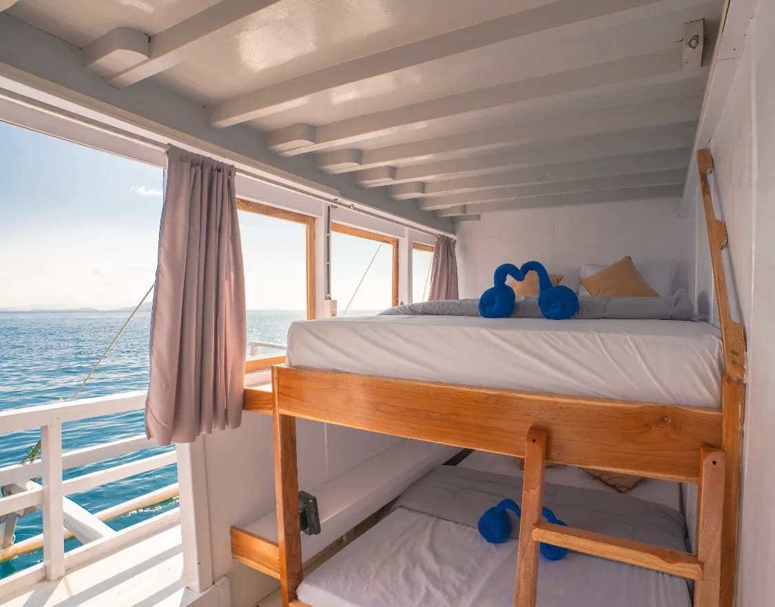 Shared Cabin - Komodo Labuan Bajo Phinisi Boat Cabin