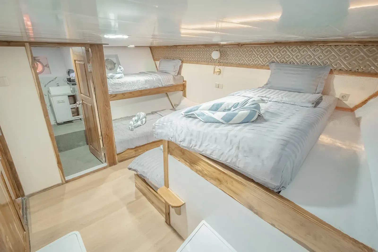 Shared Cabin 2 - Komodo Labuan Bajo Phinisi Boat Cabin