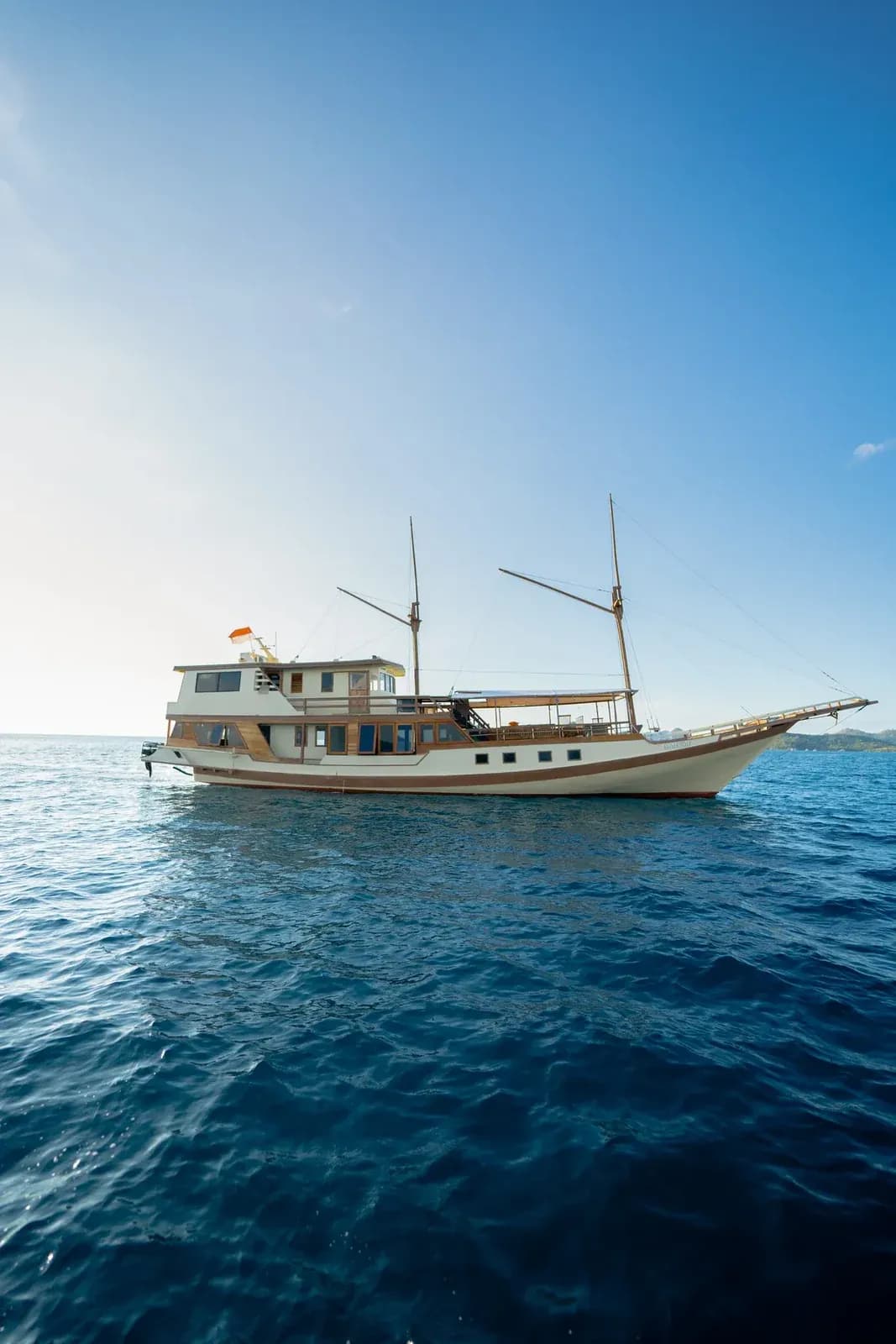 Komodo Tour 3D2N - Almadira Phinisi - Komodo Tour 3D2N - Almadira Phinisi - Full Day Tour Komodo