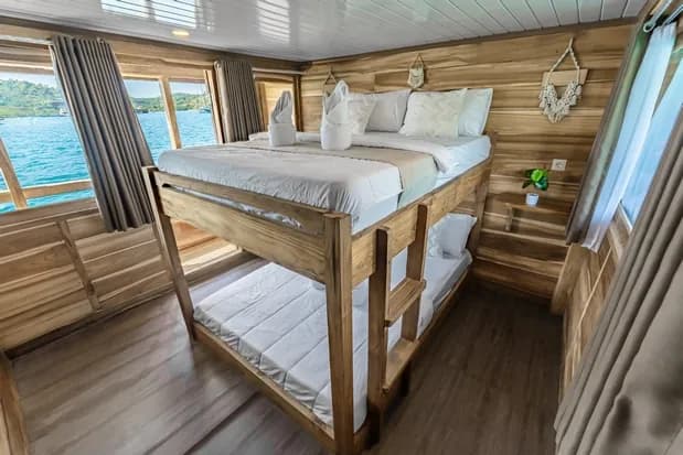 Shared Cabin - Komodo Labuan Bajo Phinisi Boat Cabin