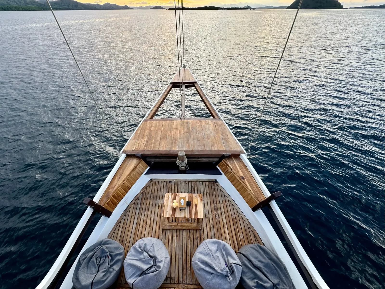 Private Charter – Bajo Sunset 2 - Private Charter – Bajo Sunset 2 - Full Day Tour Komodo