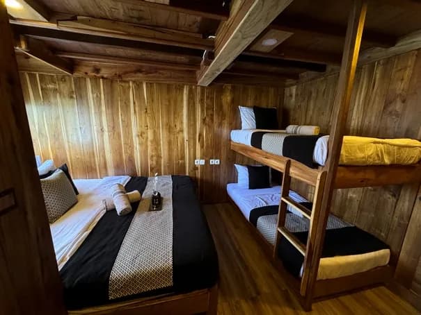 Shared Cabin - Komodo Labuan Bajo Phinisi Boat Cabin