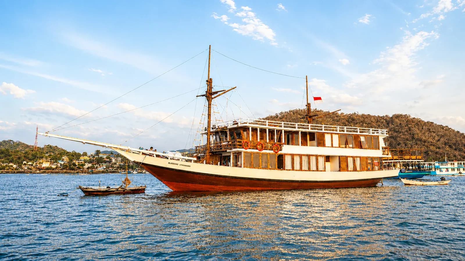 Komodo Tour 3D2N - Blessing Phinisi - Komodo Tour 3D2N - Blessing Phinisi - Full Day Tour Komodo