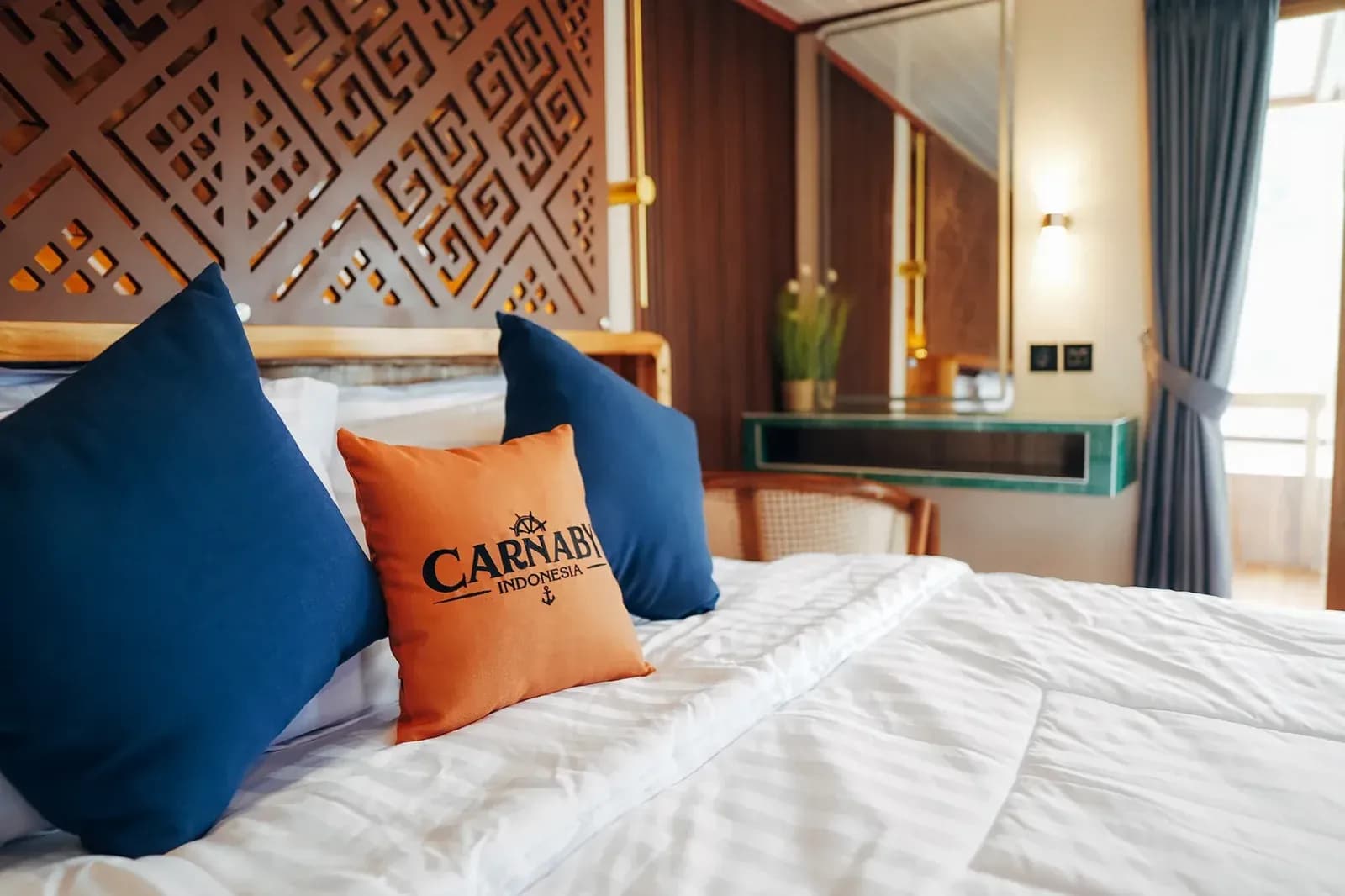 Tanaberu Cabin - Komodo Labuan Bajo Phinisi Boat Cabin