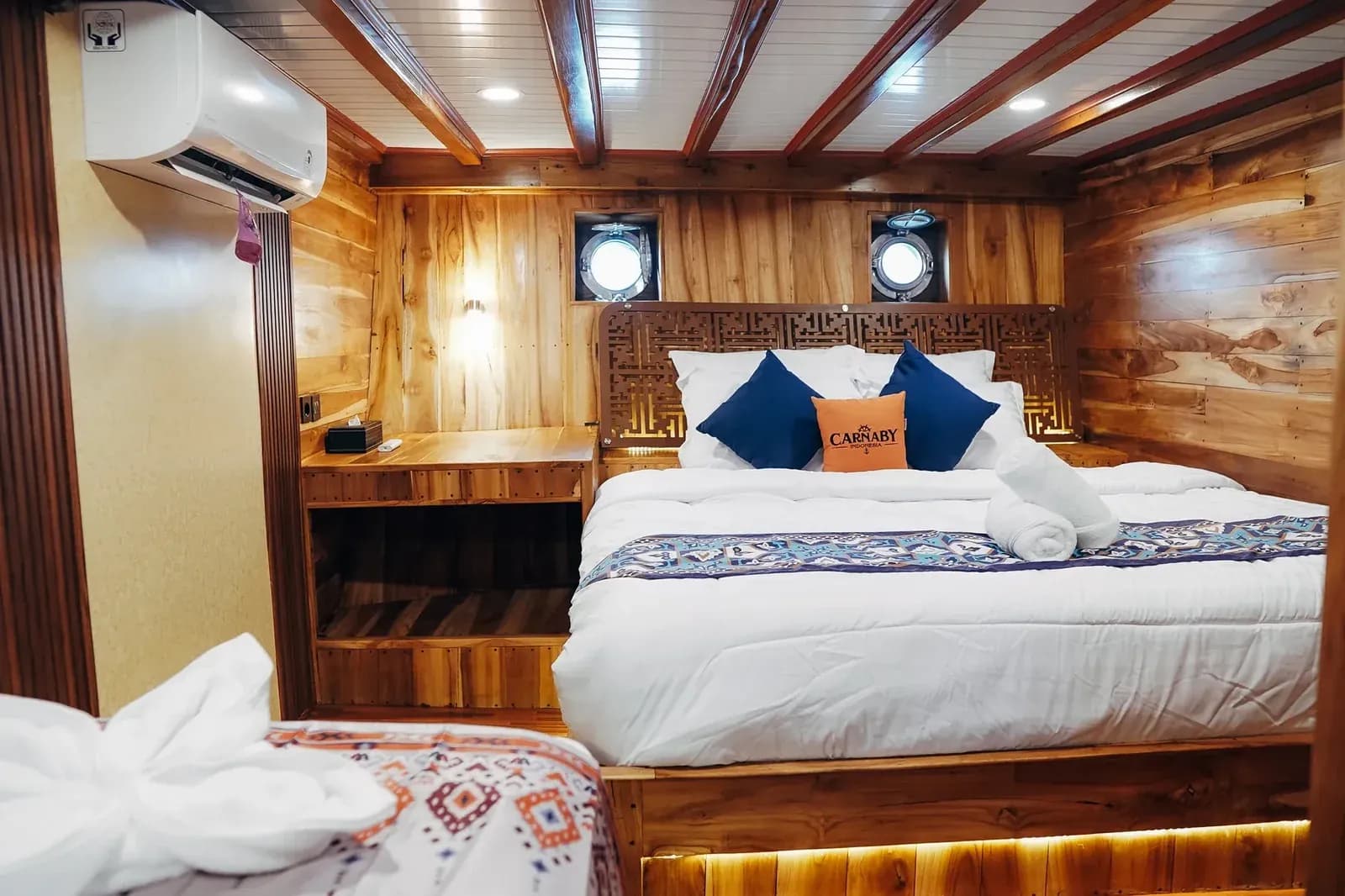 Wajo Cabin - Komodo Labuan Bajo Phinisi Boat Cabin