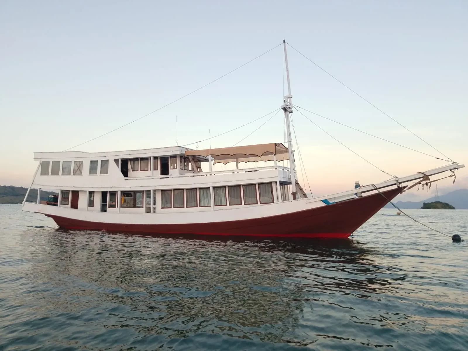 Private Charter – Cirox 1 - Komodo Labuan Bajo Phinisi Boat Tour Package