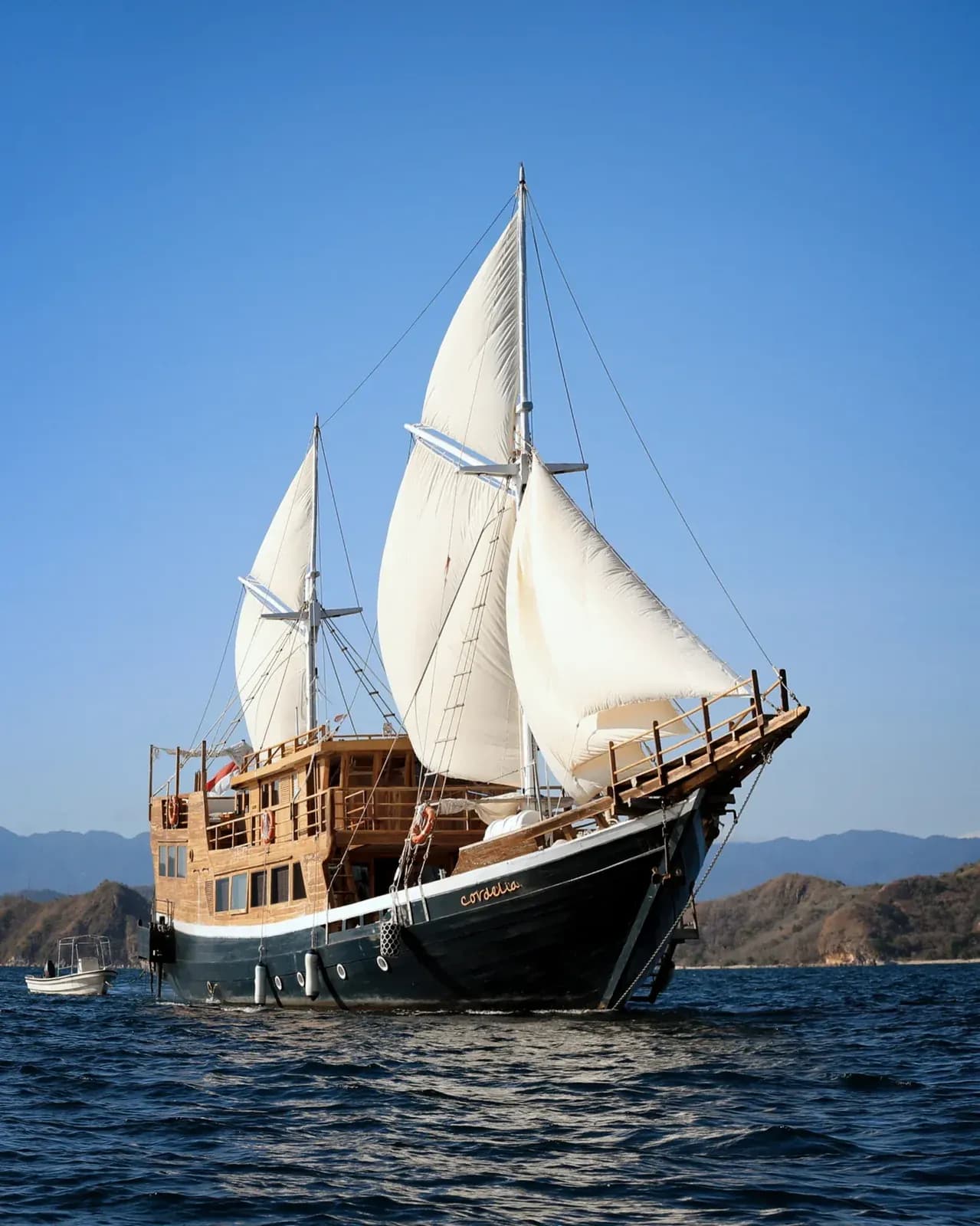 Private Charter – Cordelia - Private Charter – Cordelia - Full Day Tour Komodo