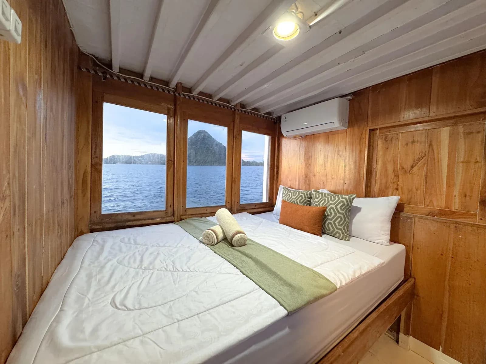 Private Charter – Diara - Private Charter – Diara - Full Day Tour Komodo