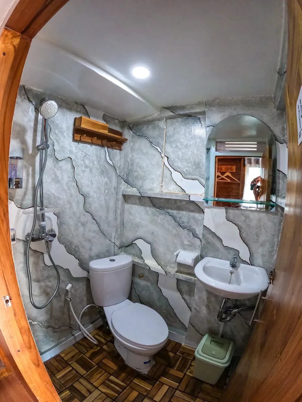 Krakatau Cabin - Komodo Labuan Bajo Phinisi Boat Cabin