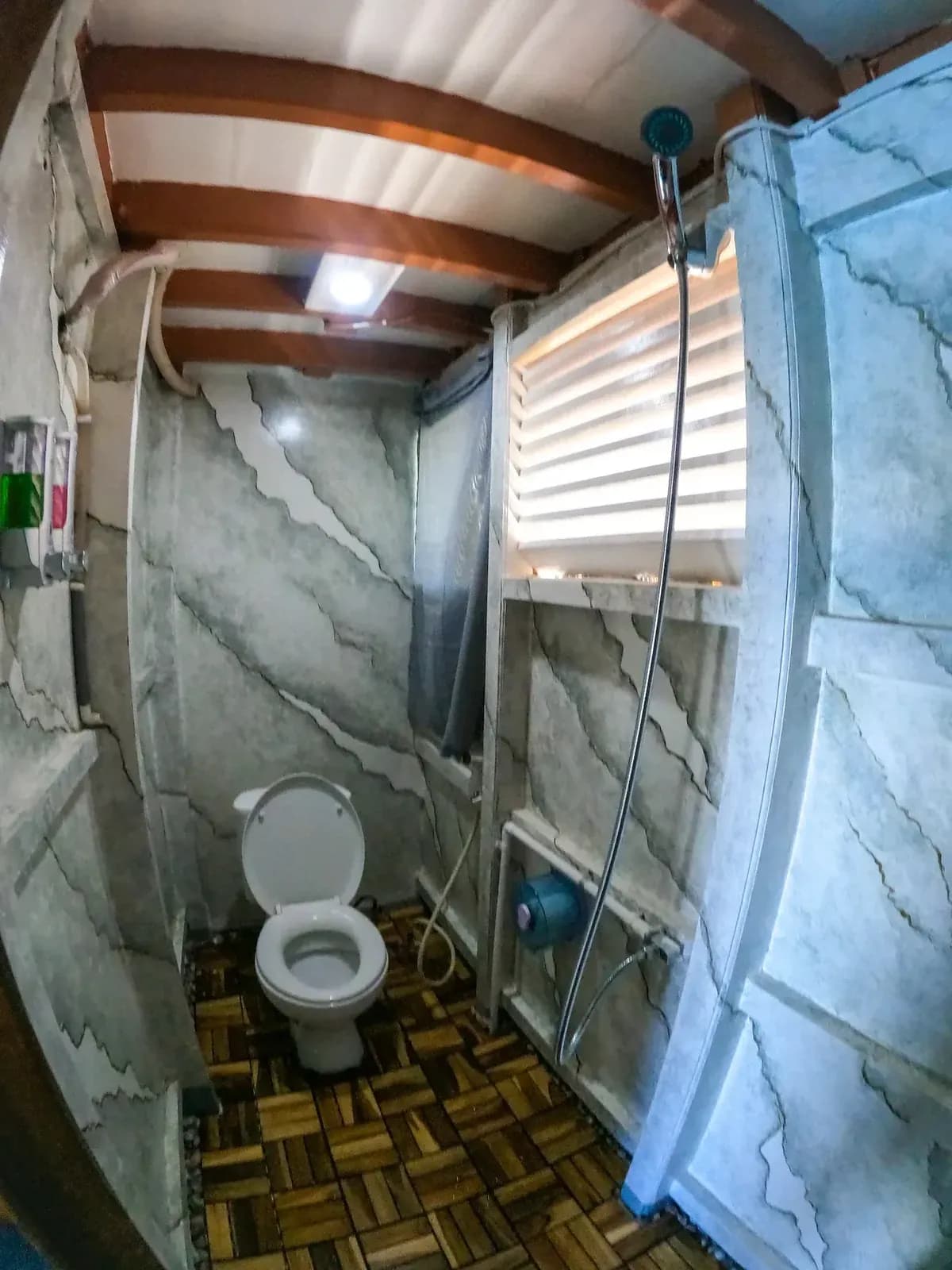Rinjani Cabin - Komodo Labuan Bajo Phinisi Boat Cabin