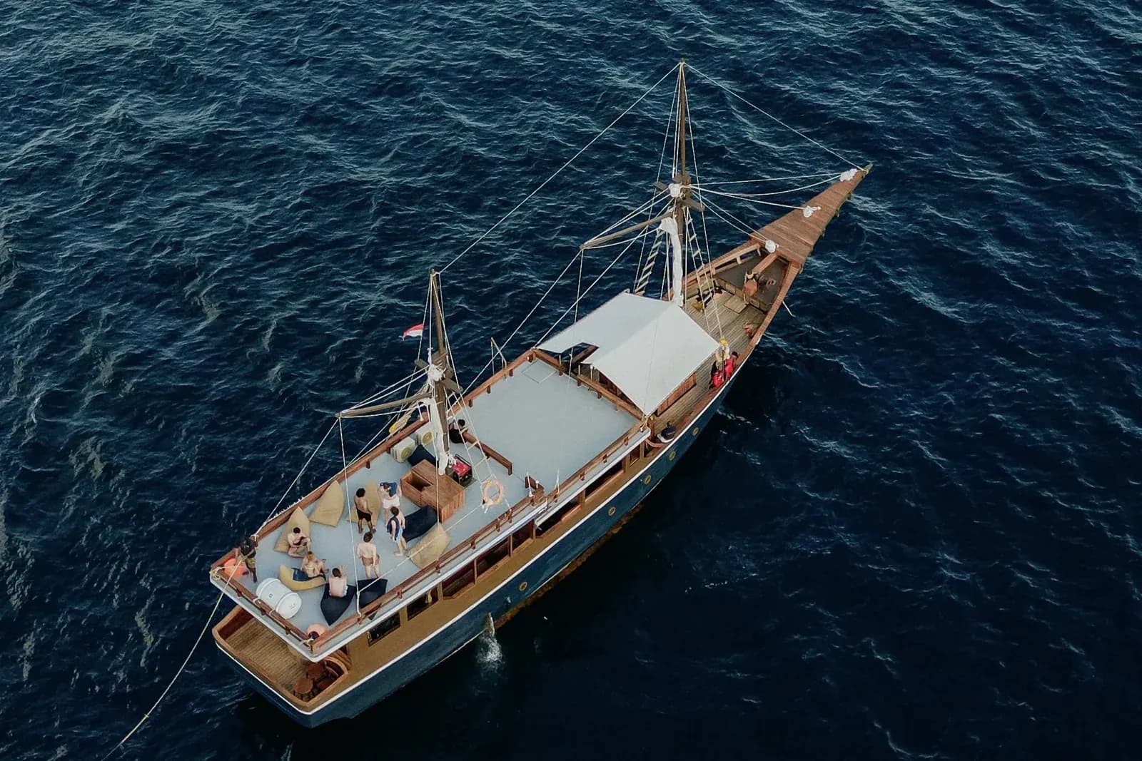 Private Charter – Em Ocean - Private Charter – Em Ocean - Full Day Tour Komodo