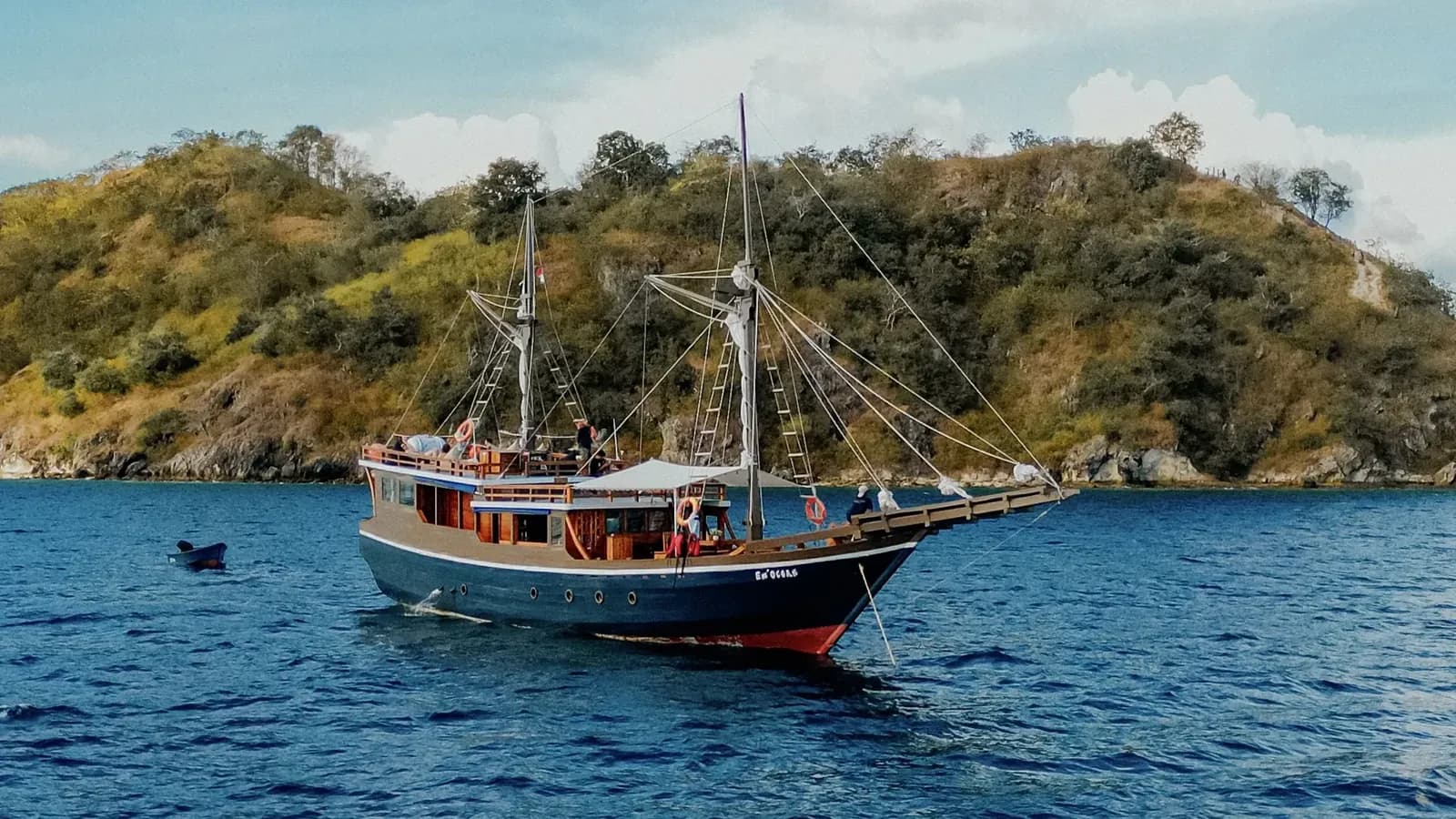 Private Charter – Em Ocean - Komodo Labuan Bajo Phinisi Boat Tour Package