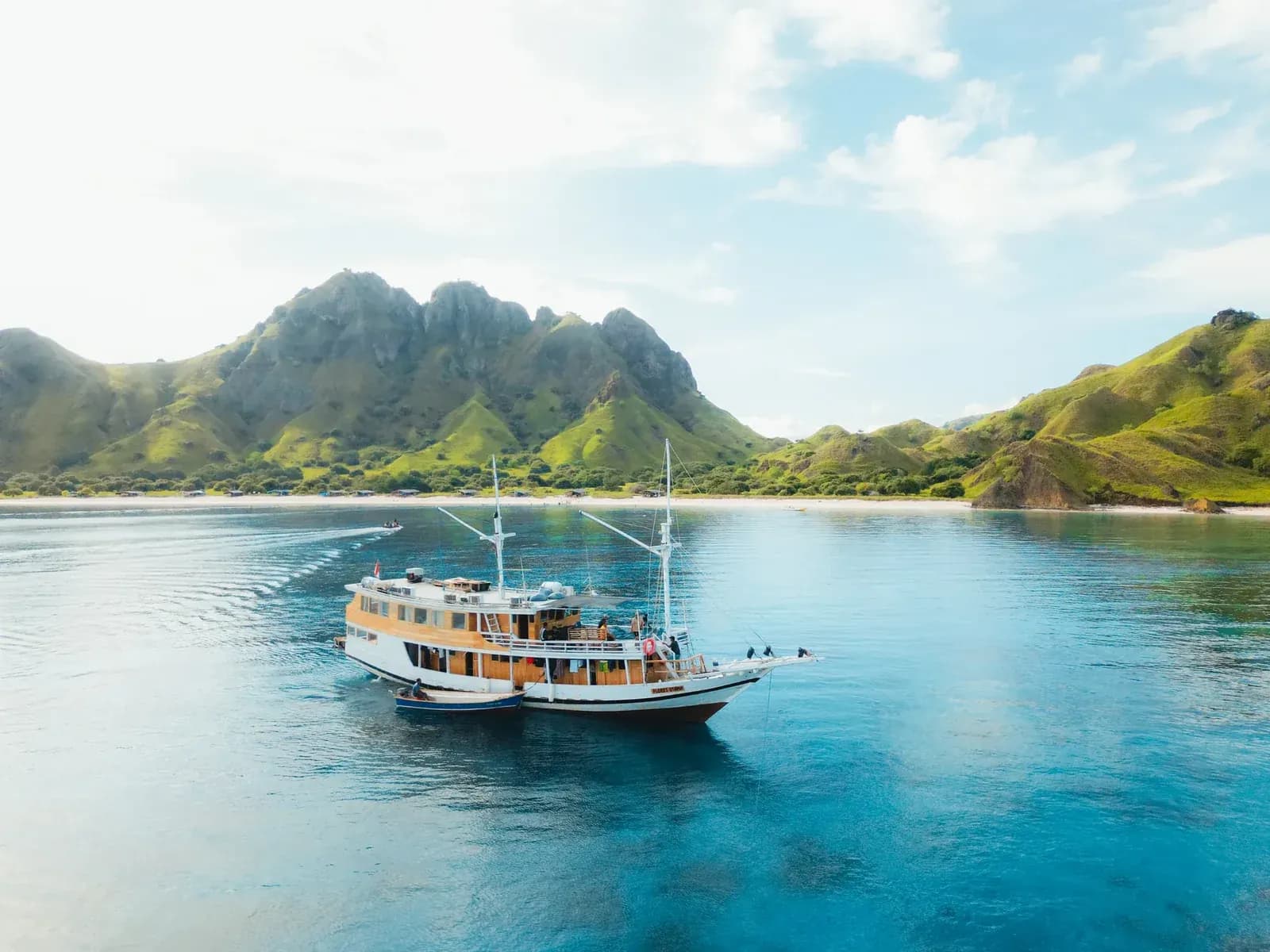 Komodo Tour 3D2N - Flores Utama Phinisi - Komodo Tour 3D2N - Flores Utama Phinisi - Full Day Tour Komodo